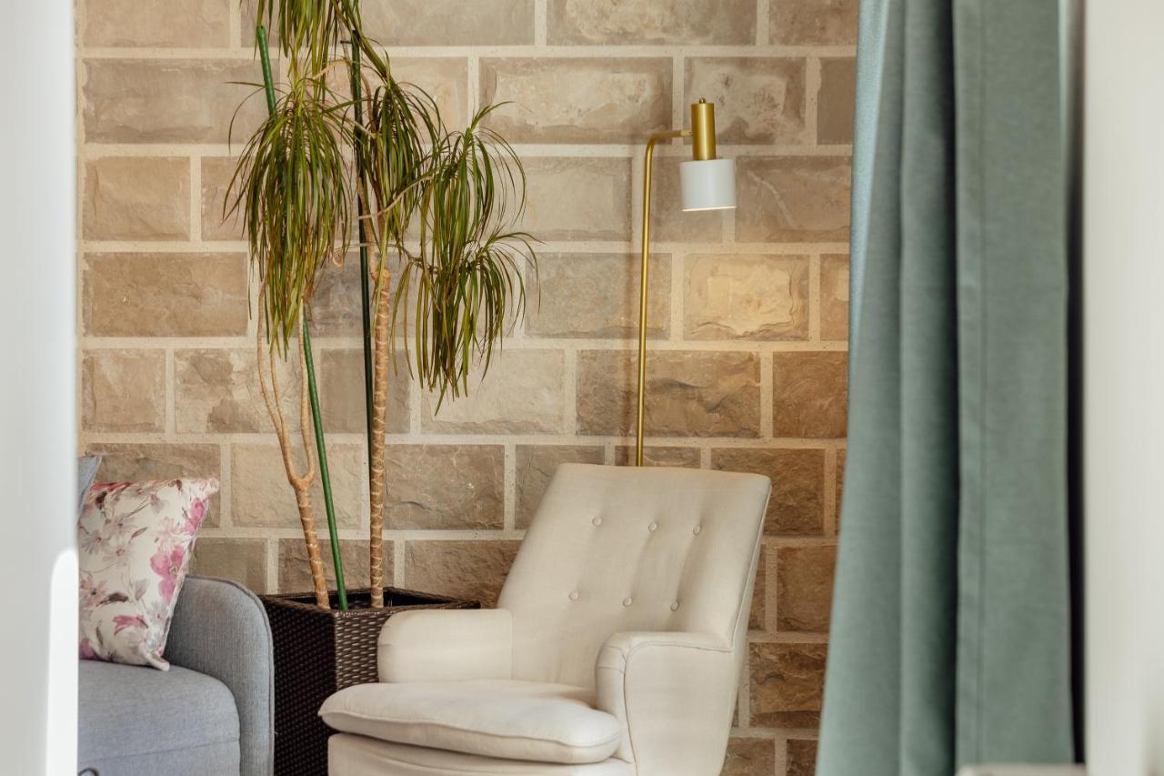 Stylish Mini-House With Garden & Beach Bijela Exterior foto