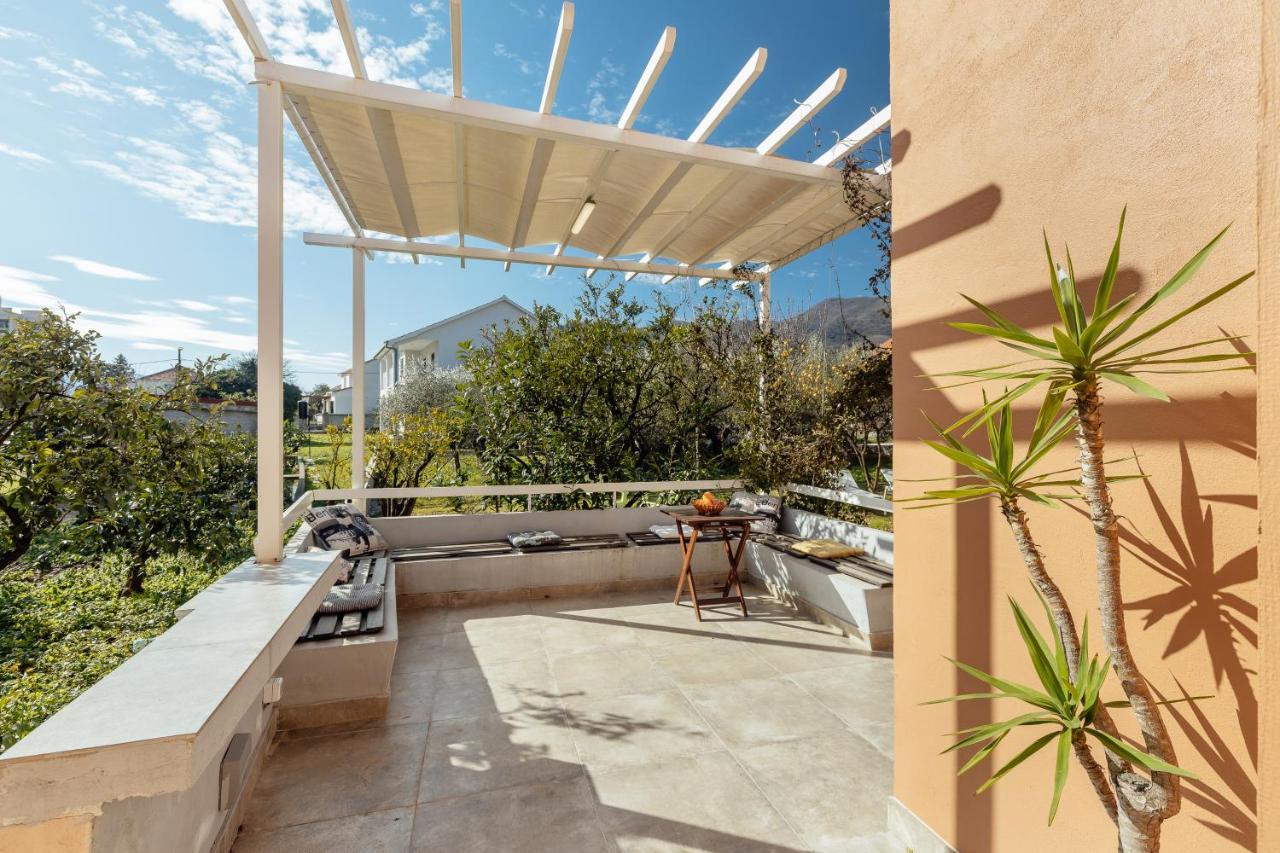 Stylish Mini-House With Garden & Beach Bijela Exterior foto
